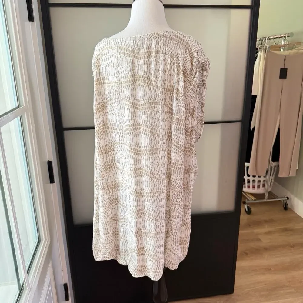 Carve Designs Tunic Top Women's M White Tan Rayon Geometric Cover Up Blouse EUC